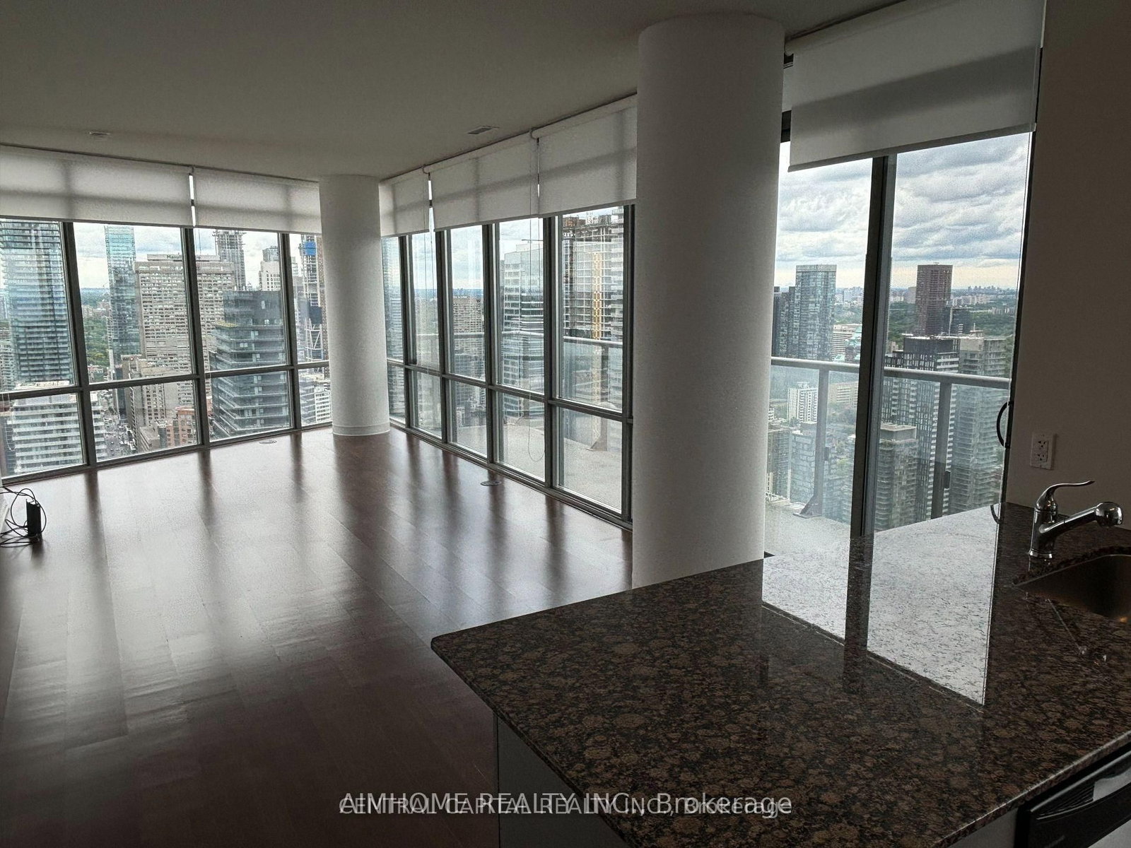 832 Bay Street, Unit 4805 - Photo 8