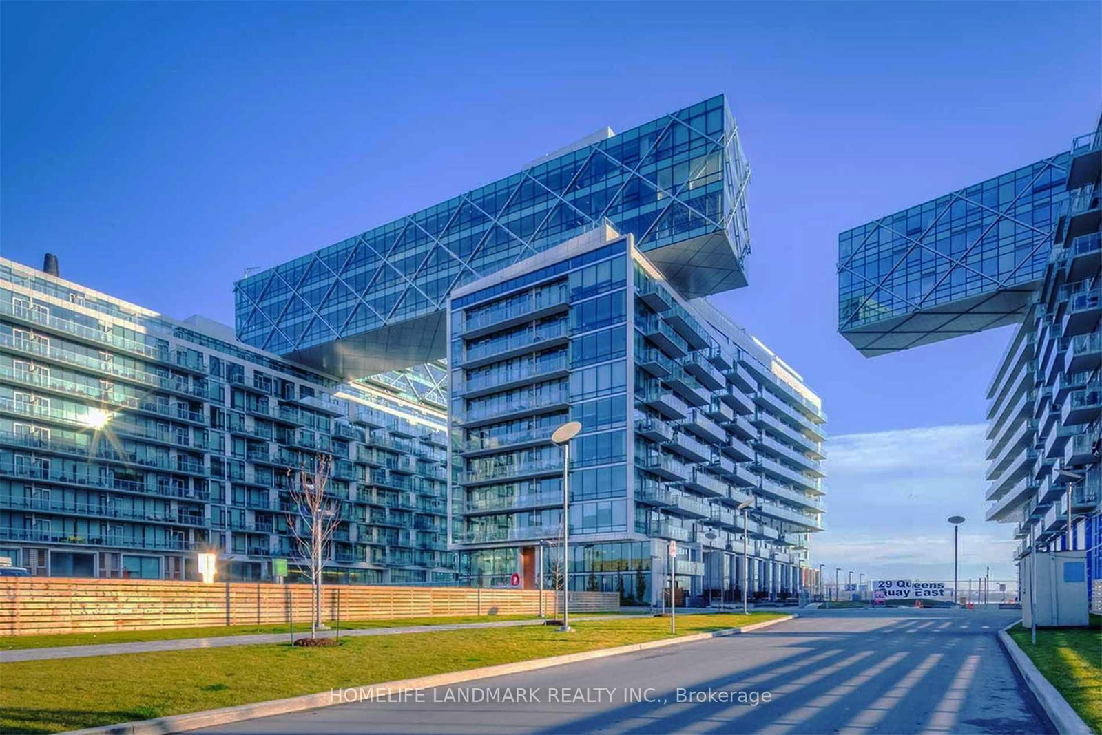 29 Queens Quay E, Unit 1019