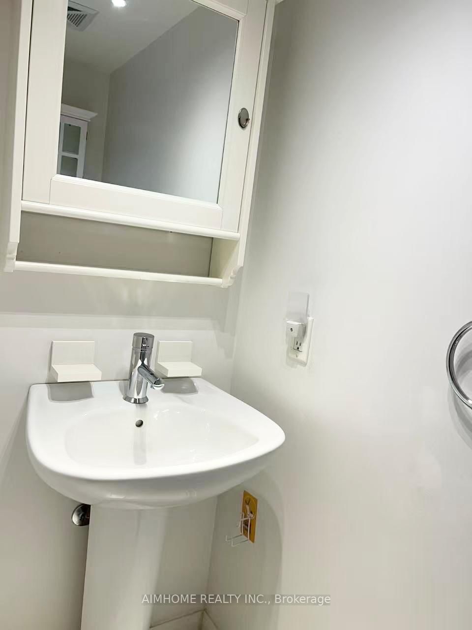 111 Elizabeth Street E, Unit 705 - Photo 12
