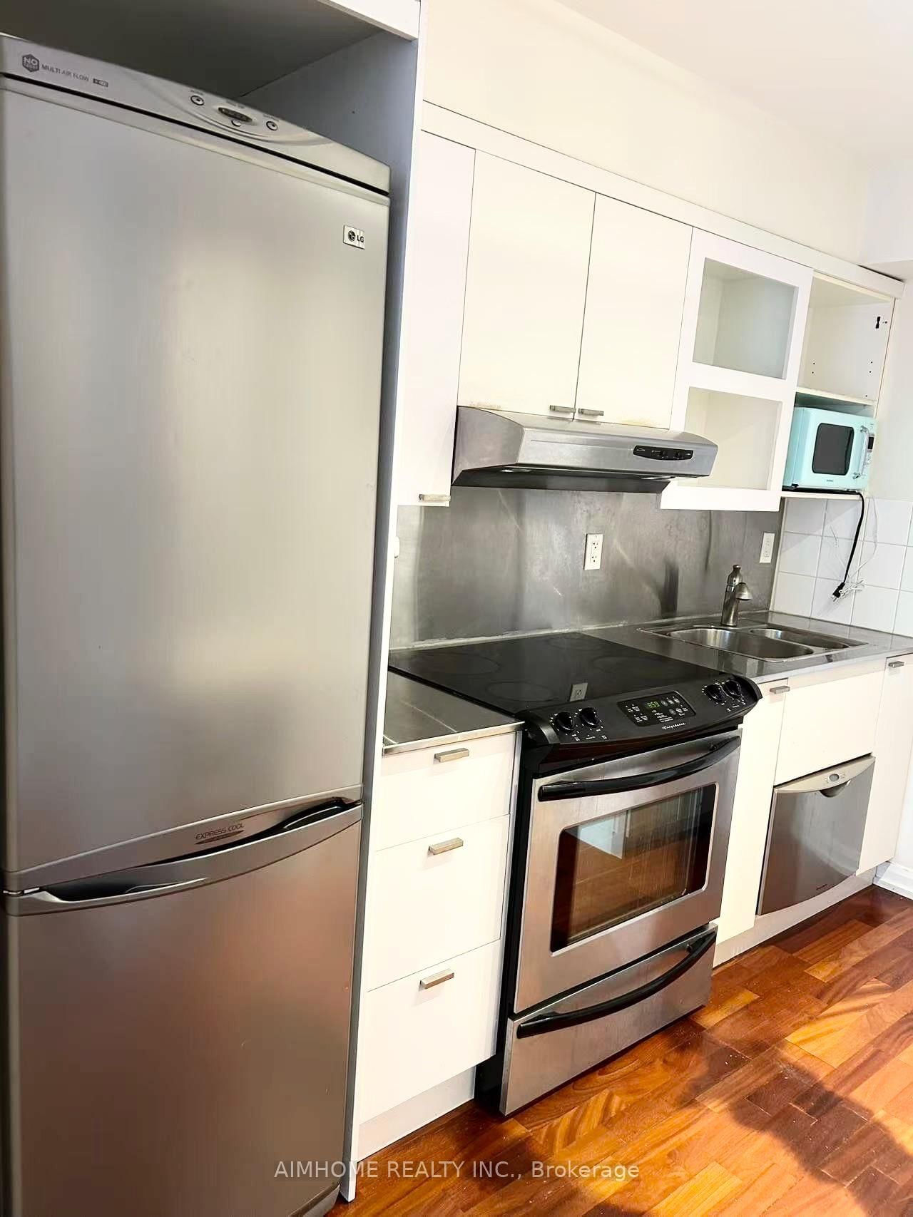 111 Elizabeth Street E, Unit 705 - Photo 3