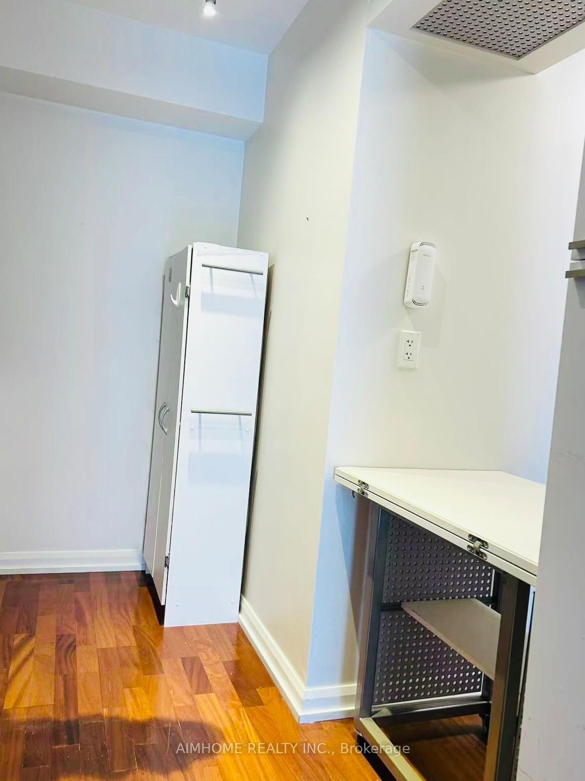 111 Elizabeth Street E, Unit 705 - Photo 5