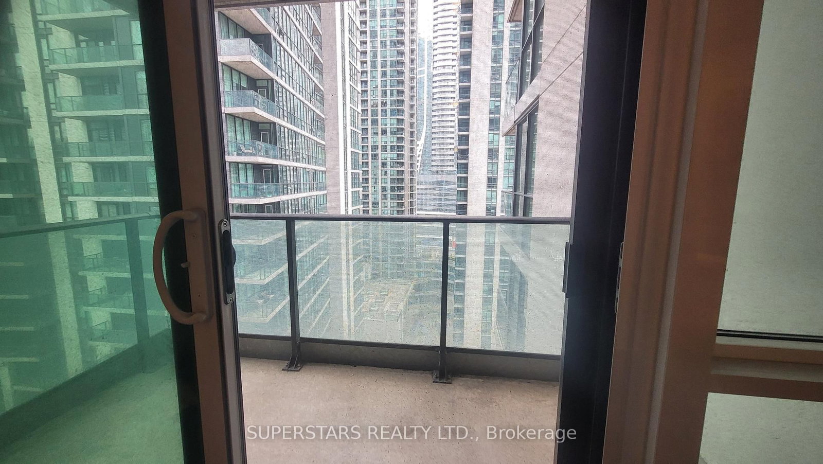 33 Bay Street, Unit 1505 - Photo 11