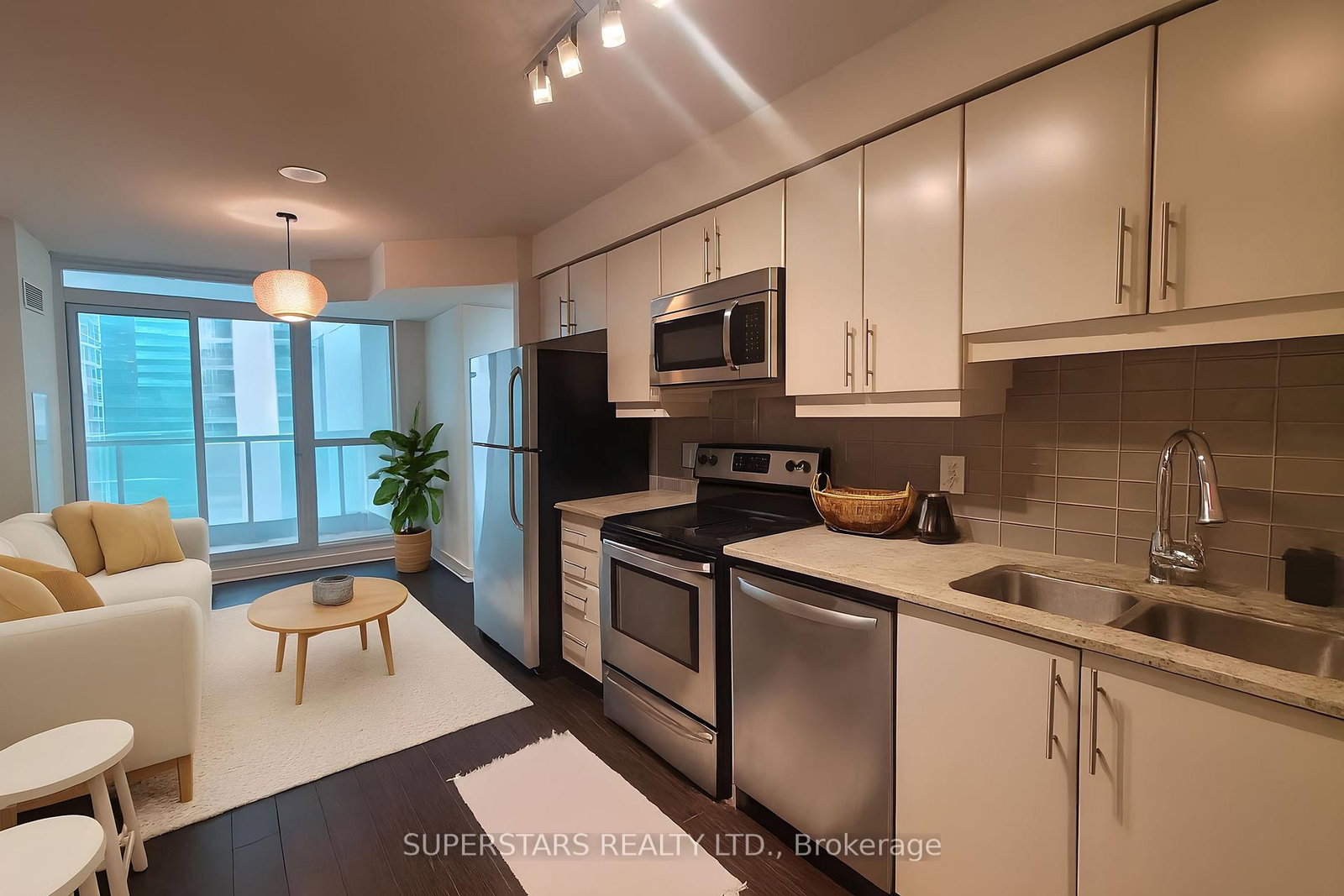 33 Bay Street, Unit 1505 - Photo 2