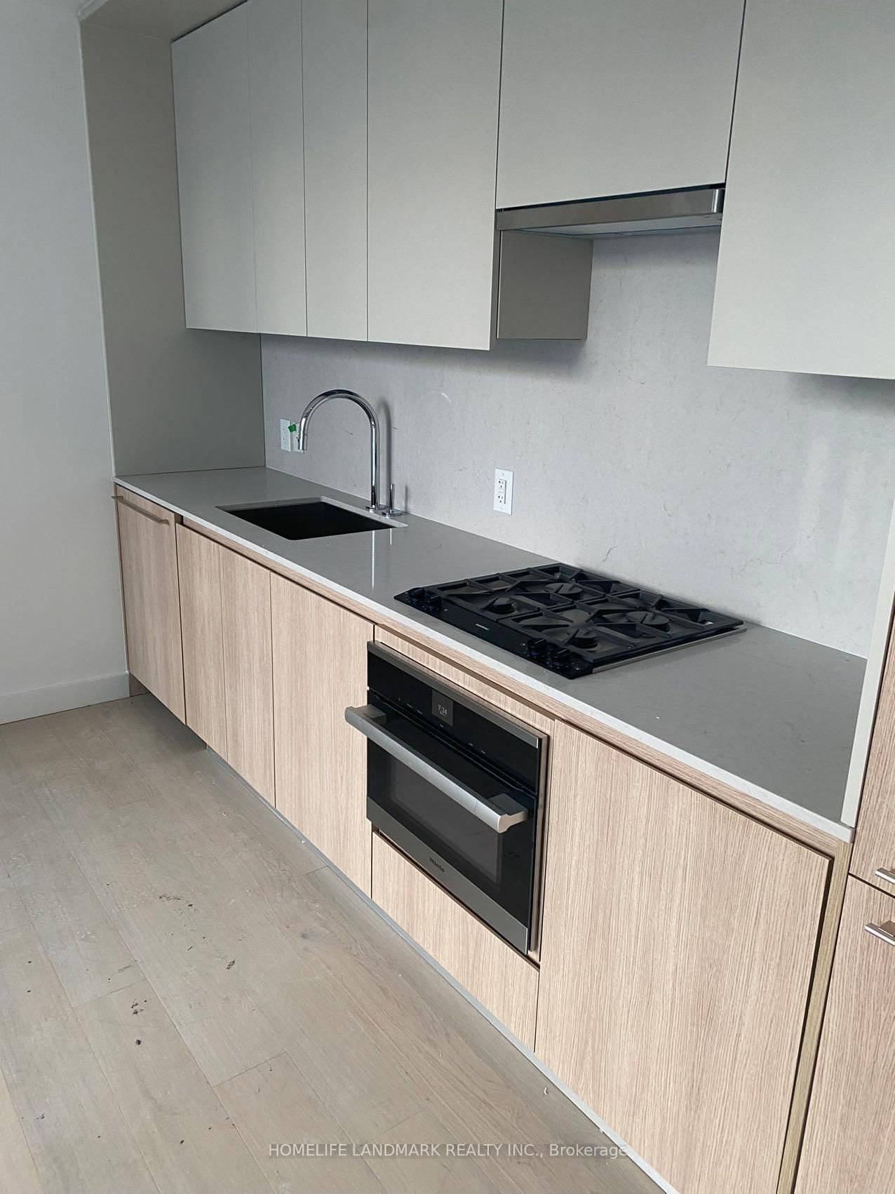 81 Wellesley Street E, Unit 1008