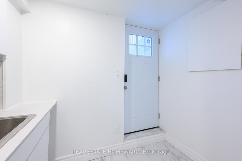 Lower Unit - 114 Old Sheppard Ave, Toronto, M2J 3L8 | Image 3