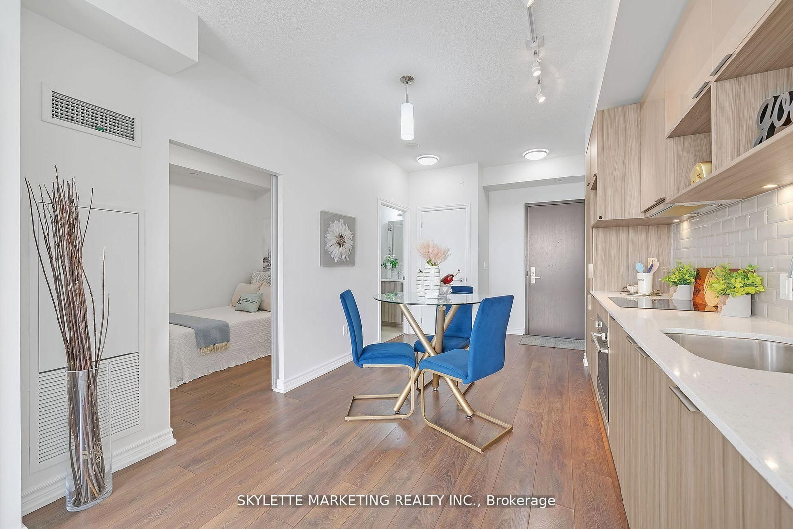 52 Forest Manor Road, Unit 911 - Photo 5