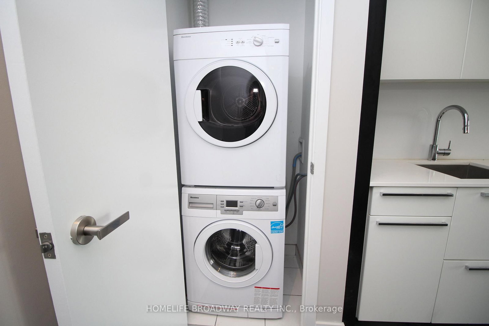 15 Grenville Street, Unit 3910 - Photo 4