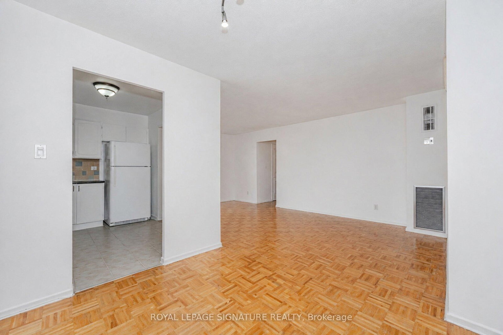 10 Edgecliff Golfway, Unit 303 - Photo 10