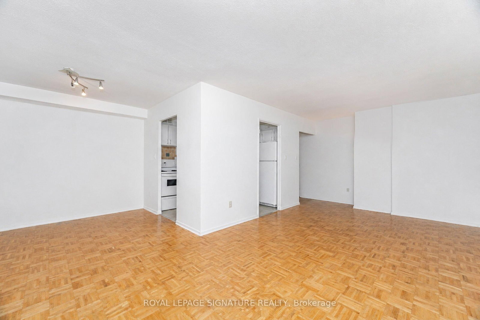 10 Edgecliff Golfway, Unit 303 - Photo 8