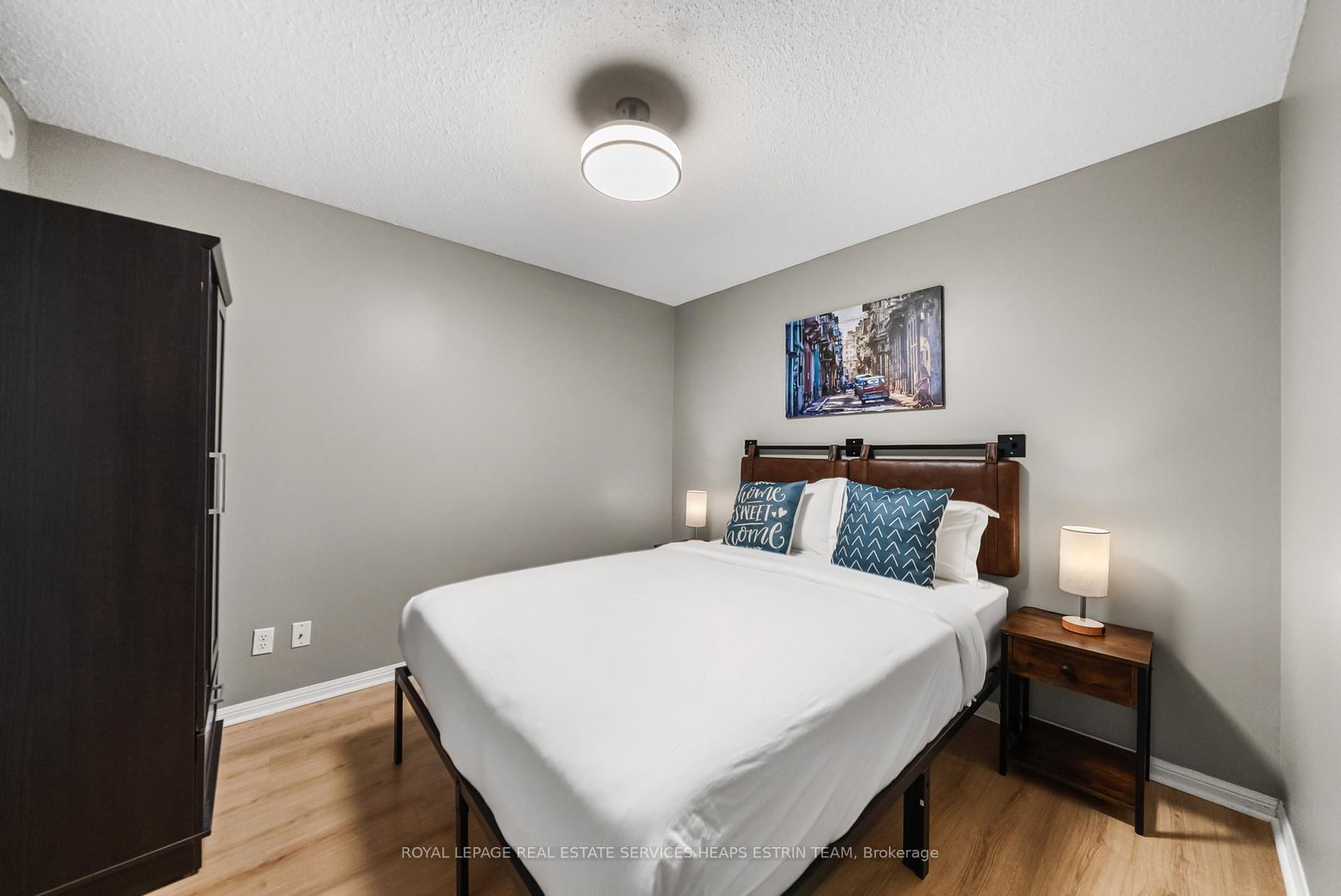 140 Simcoe Street, Unit 702 - Photo 16
