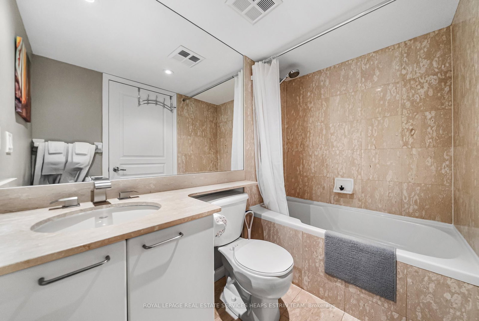 140 Simcoe Street, Unit 702 - Photo 18