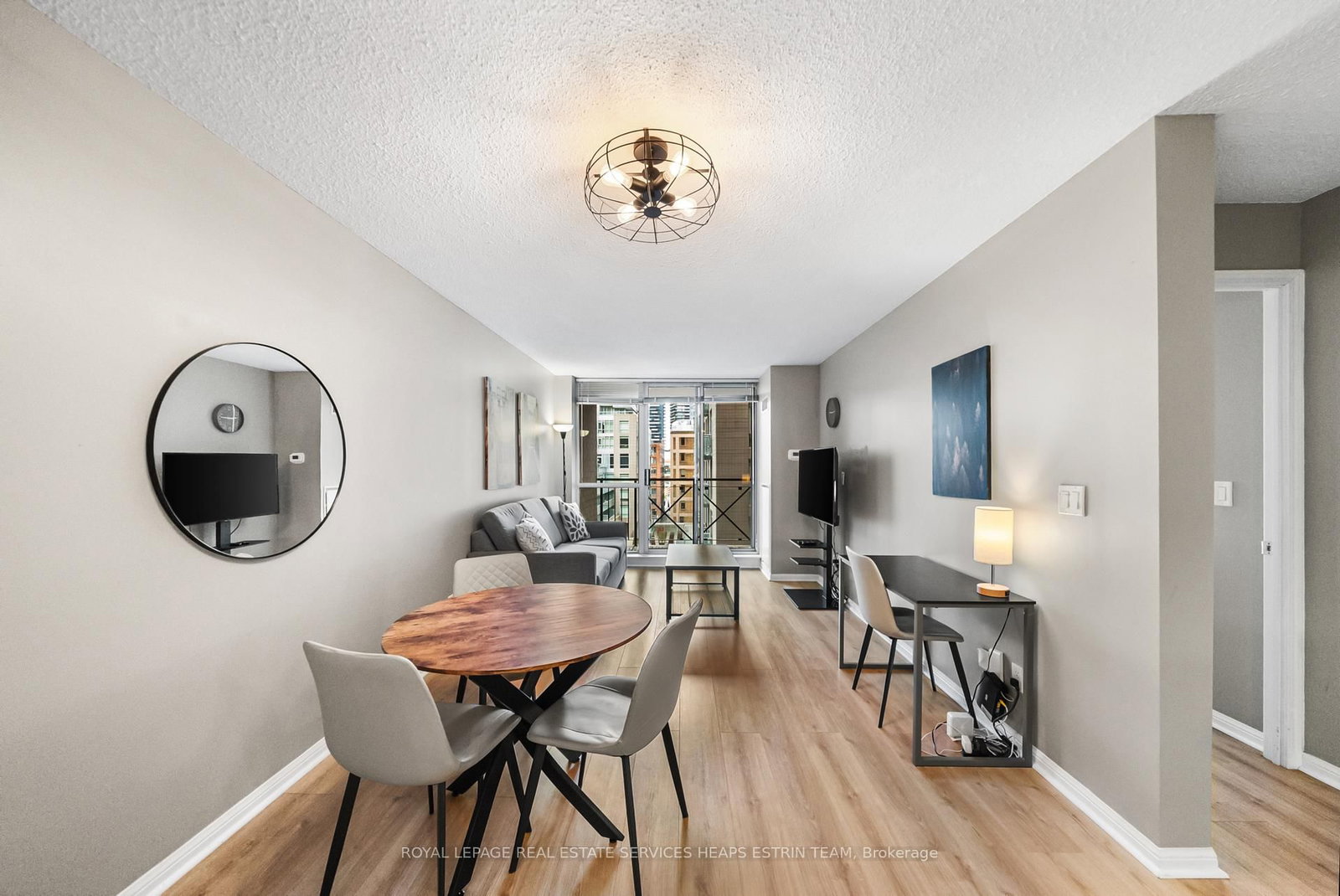 140 Simcoe Street, Unit 702 - Photo 2