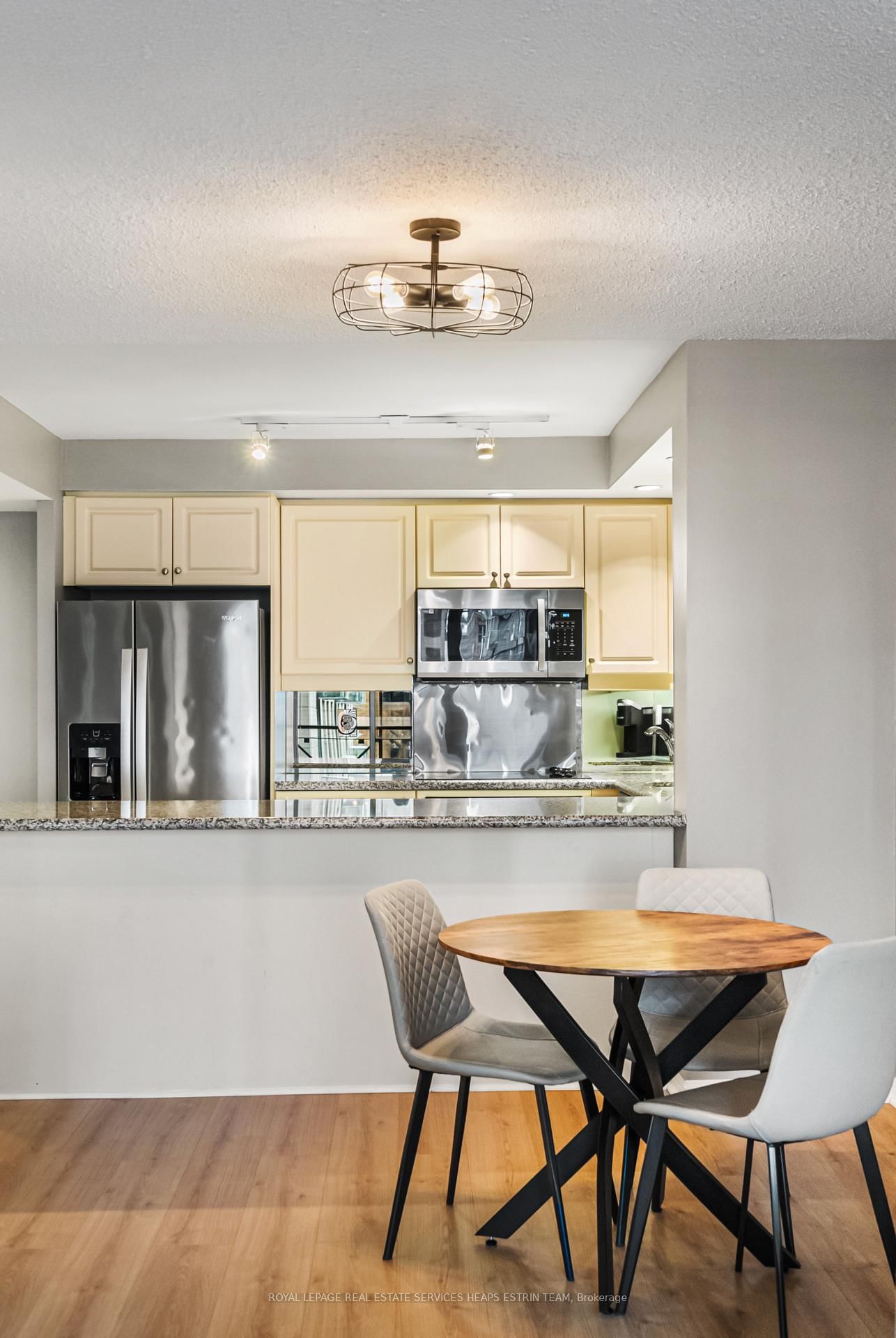 140 Simcoe Street, Unit 702 - Photo 23