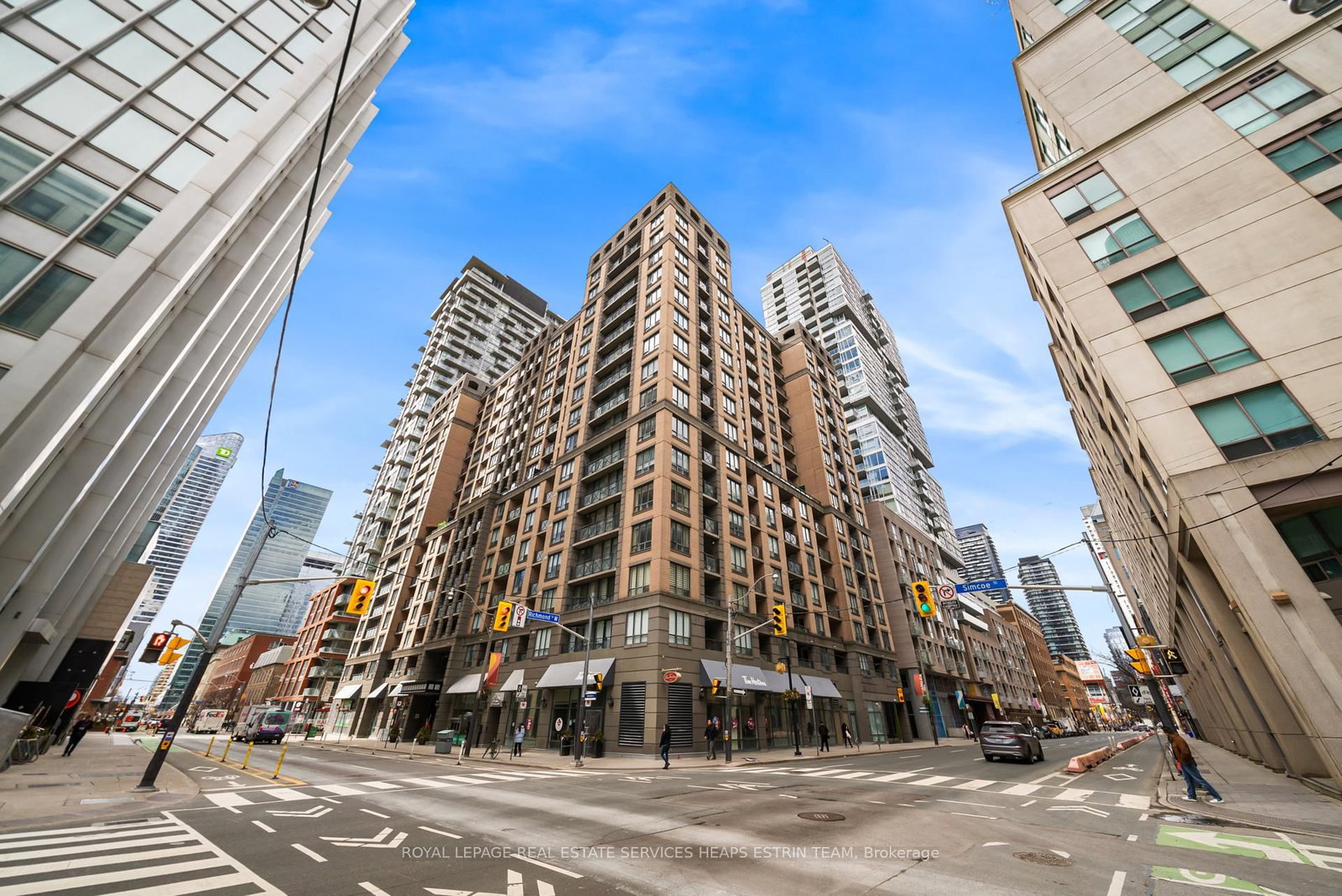 140 Simcoe Street, Unit 702 - Photo 5
