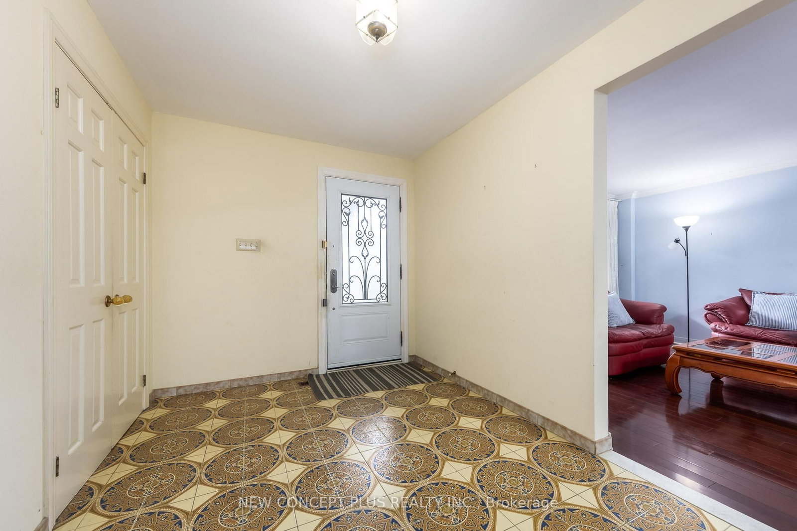 Listing Image 7