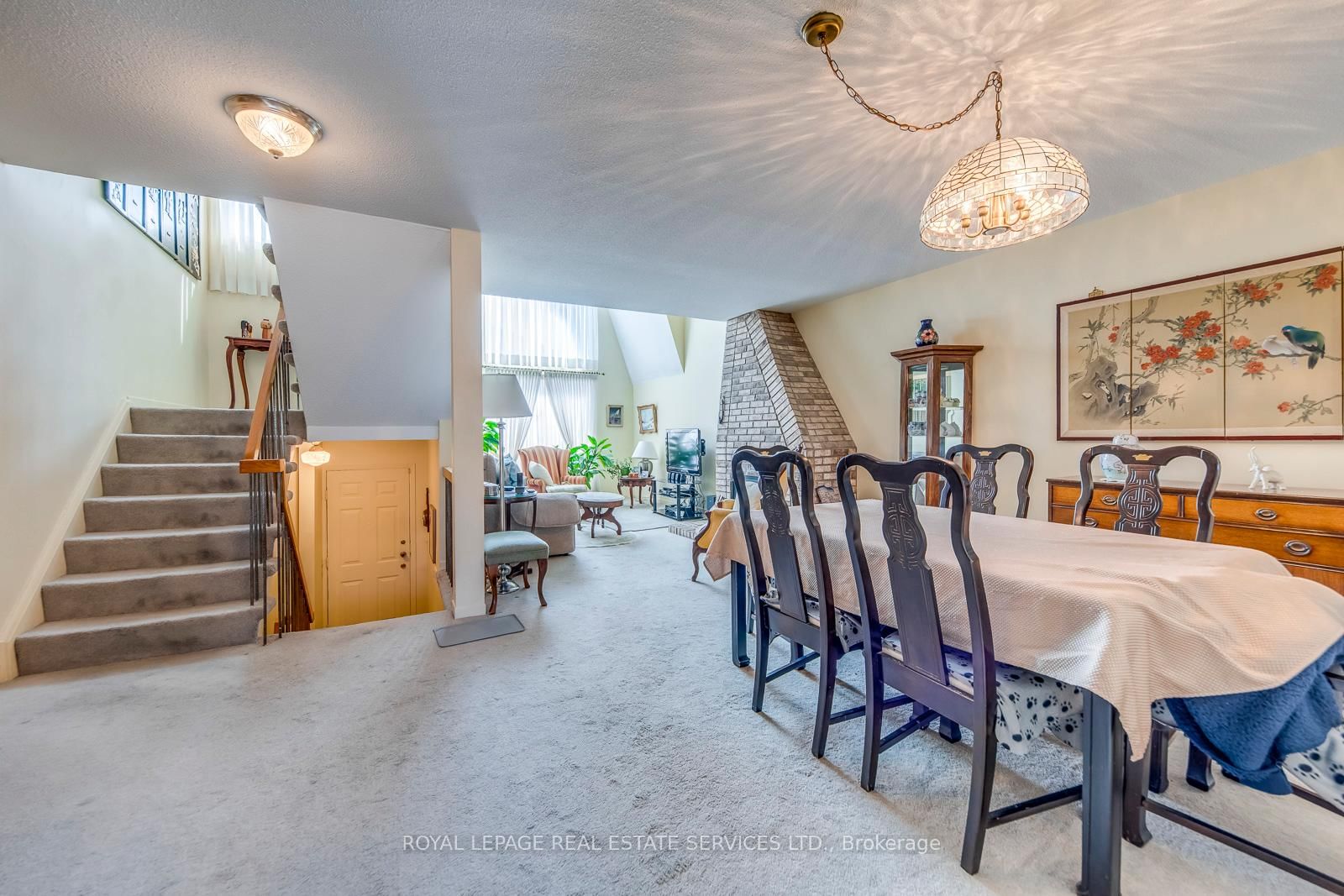 4 English Ivyway • Toronto, ON photo 10