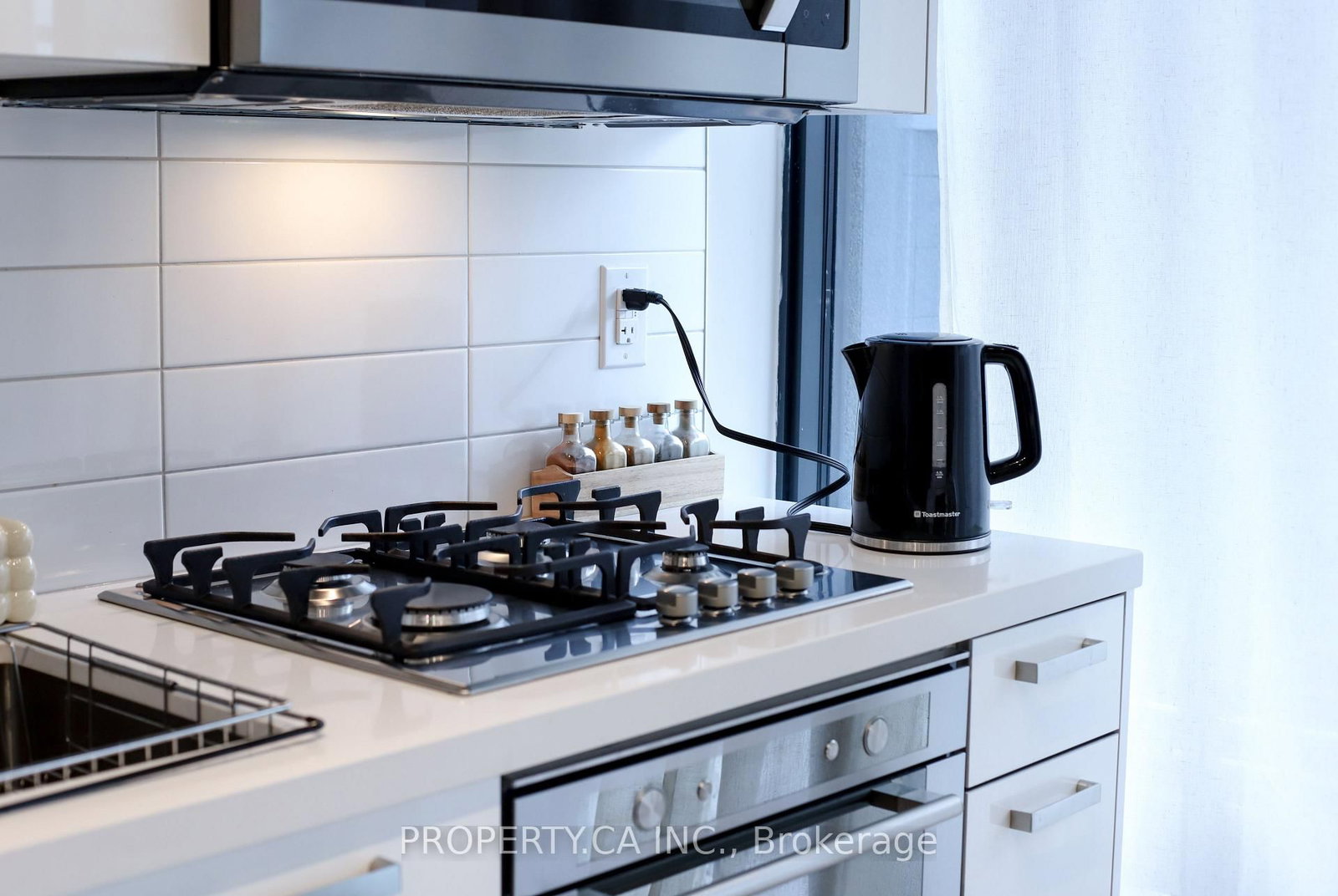 458 Richmond Street W, Unit 408 - Photo 4