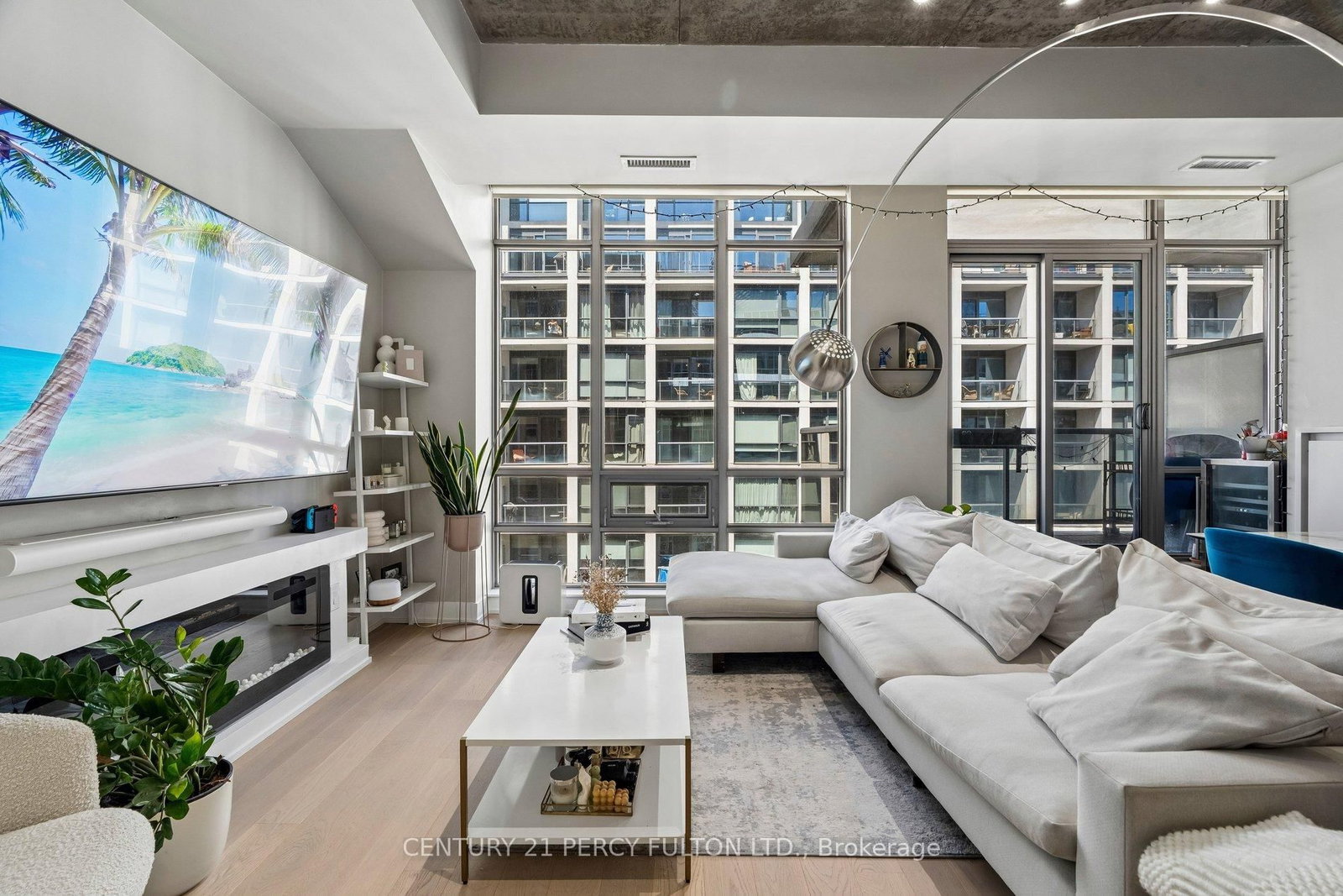 399 Adelaide Street W, Unit 715