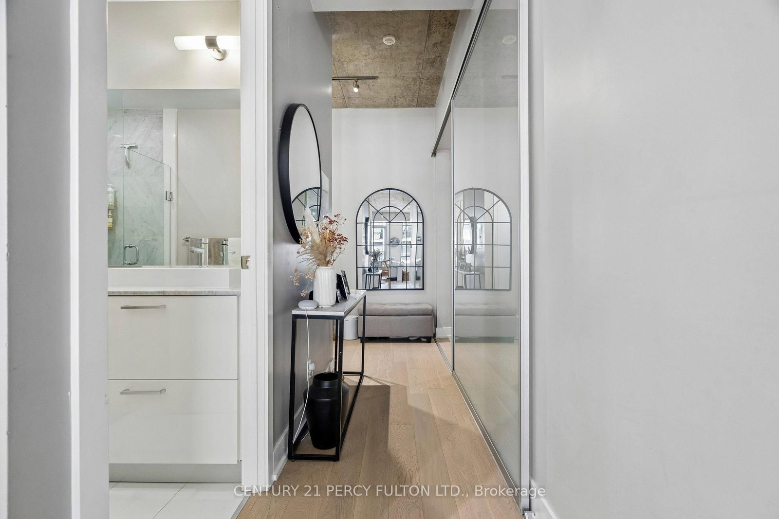 399 Adelaide Street W, Unit 715 - Photo 24