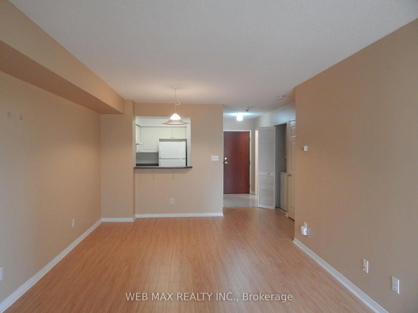 18 Hillcrest Avenue, Unit 206 - Photo 3