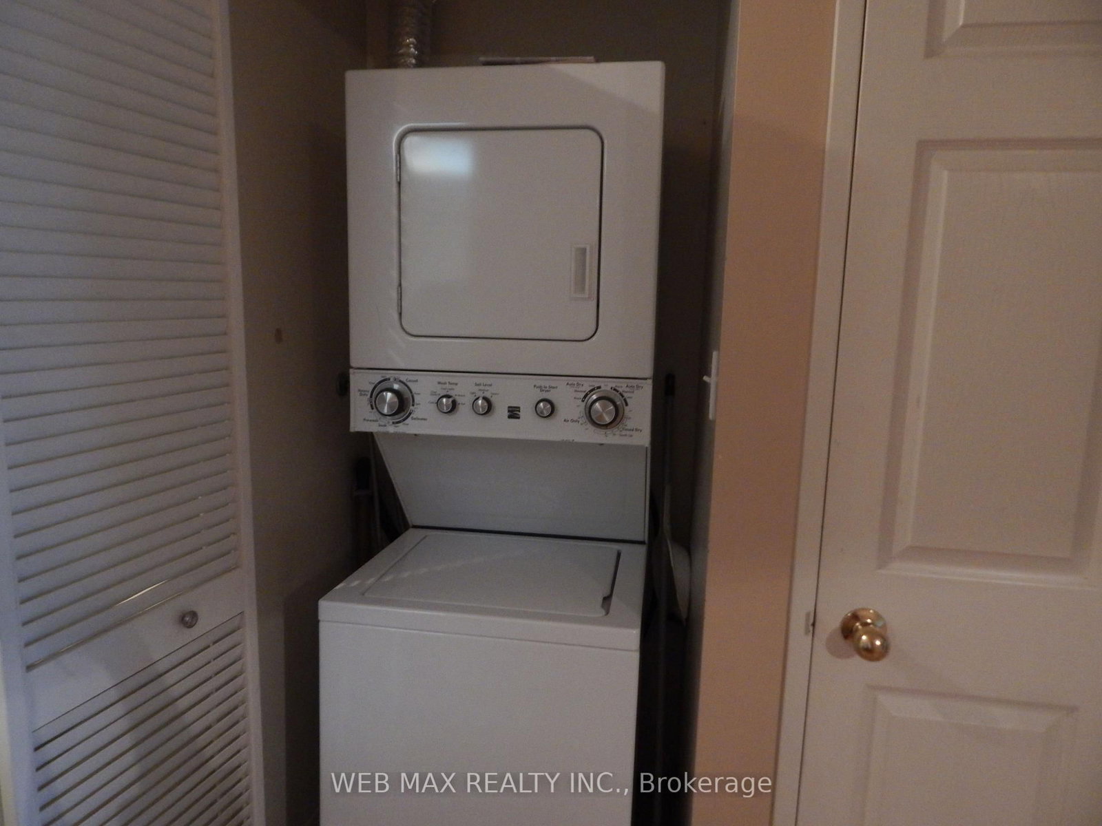 18 Hillcrest Avenue, Unit 206 - Photo 7