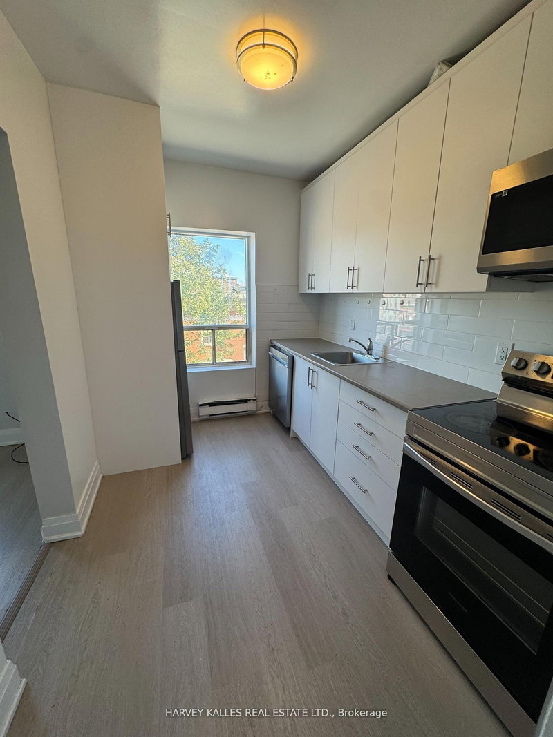 home for lease on 6-98 Northcliffe Boulevard