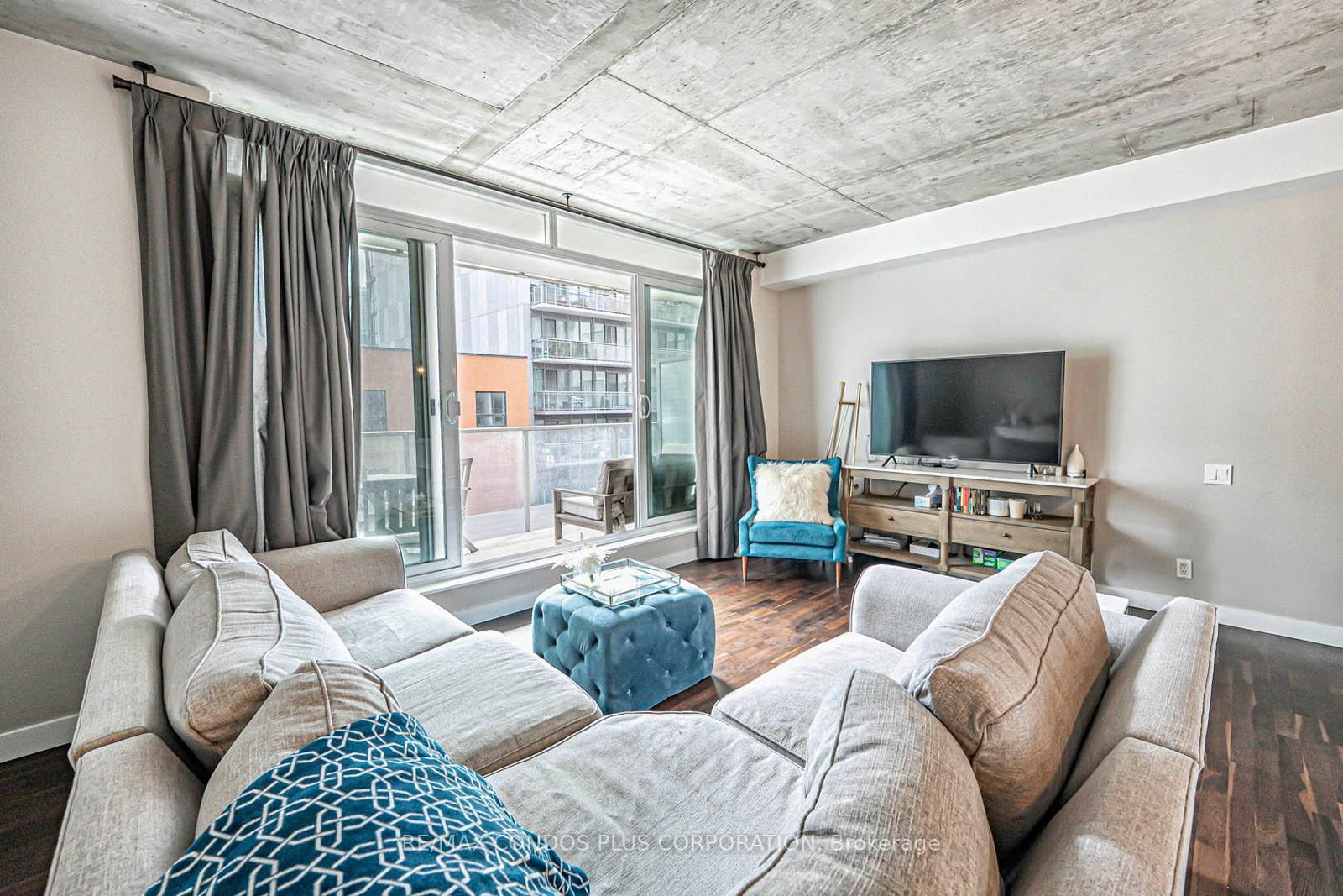 75 Portland Street, Unit 424 - Photo 2