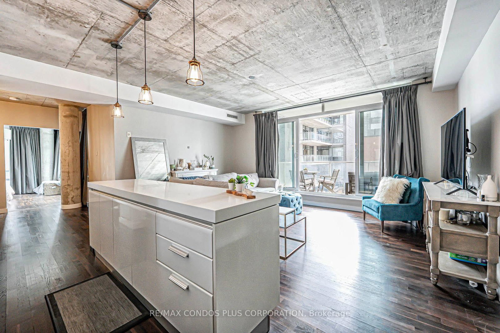 75 Portland Street, Unit 424 - Photo 4