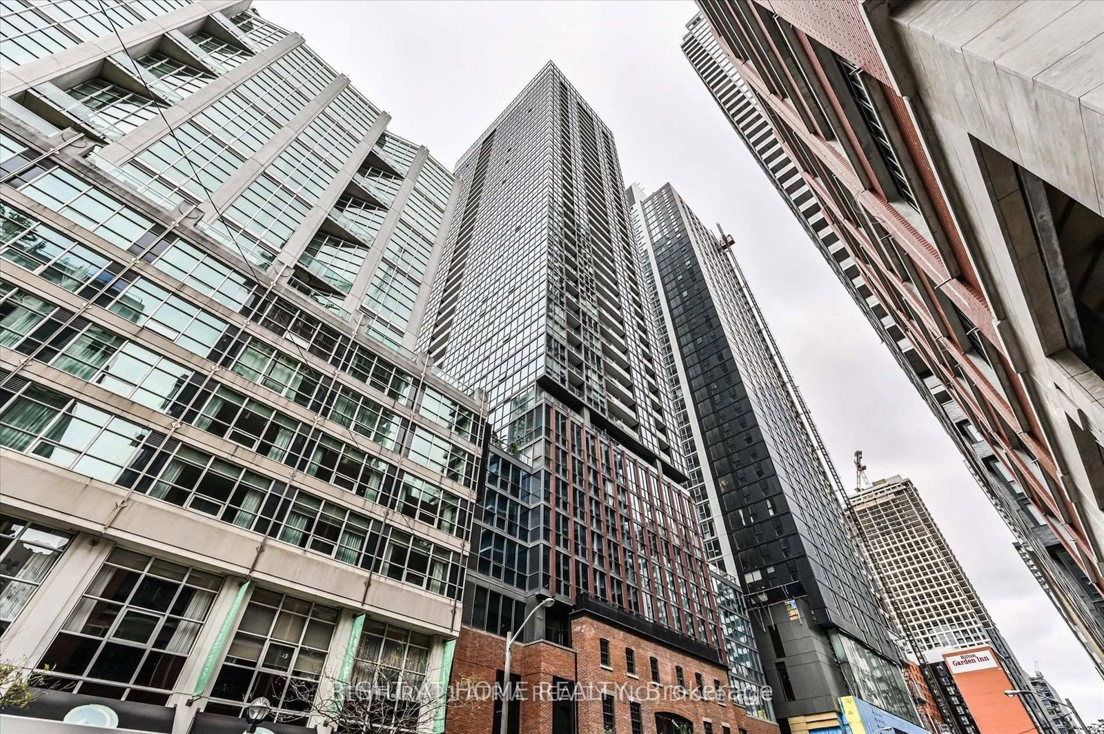 88 Blue Jays Way, Unit 2905 - Photo 2