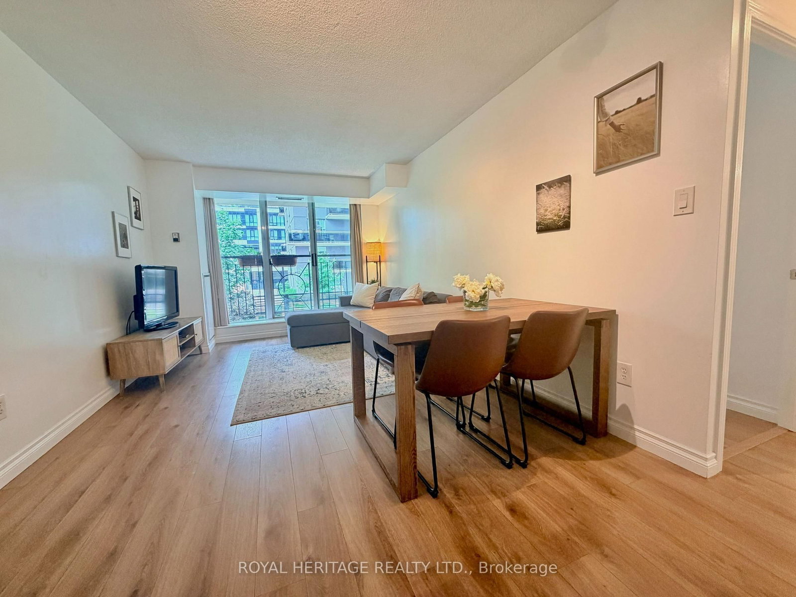 188 Redpath Avenue • #211 • Toronto, ON photo 8
