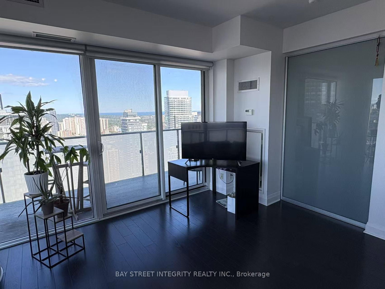 1080 Bay Street, Unit 3910 - Photo 4
