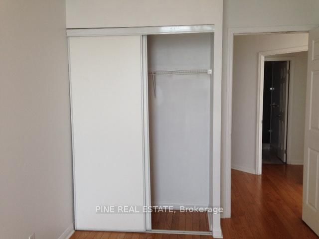 228 Queens Quay W, Unit 2703 - Photo 18