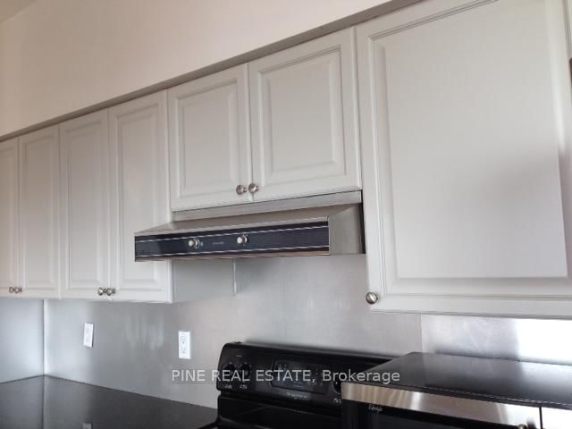 228 Queens Quay W, Unit 2703 - Photo 8