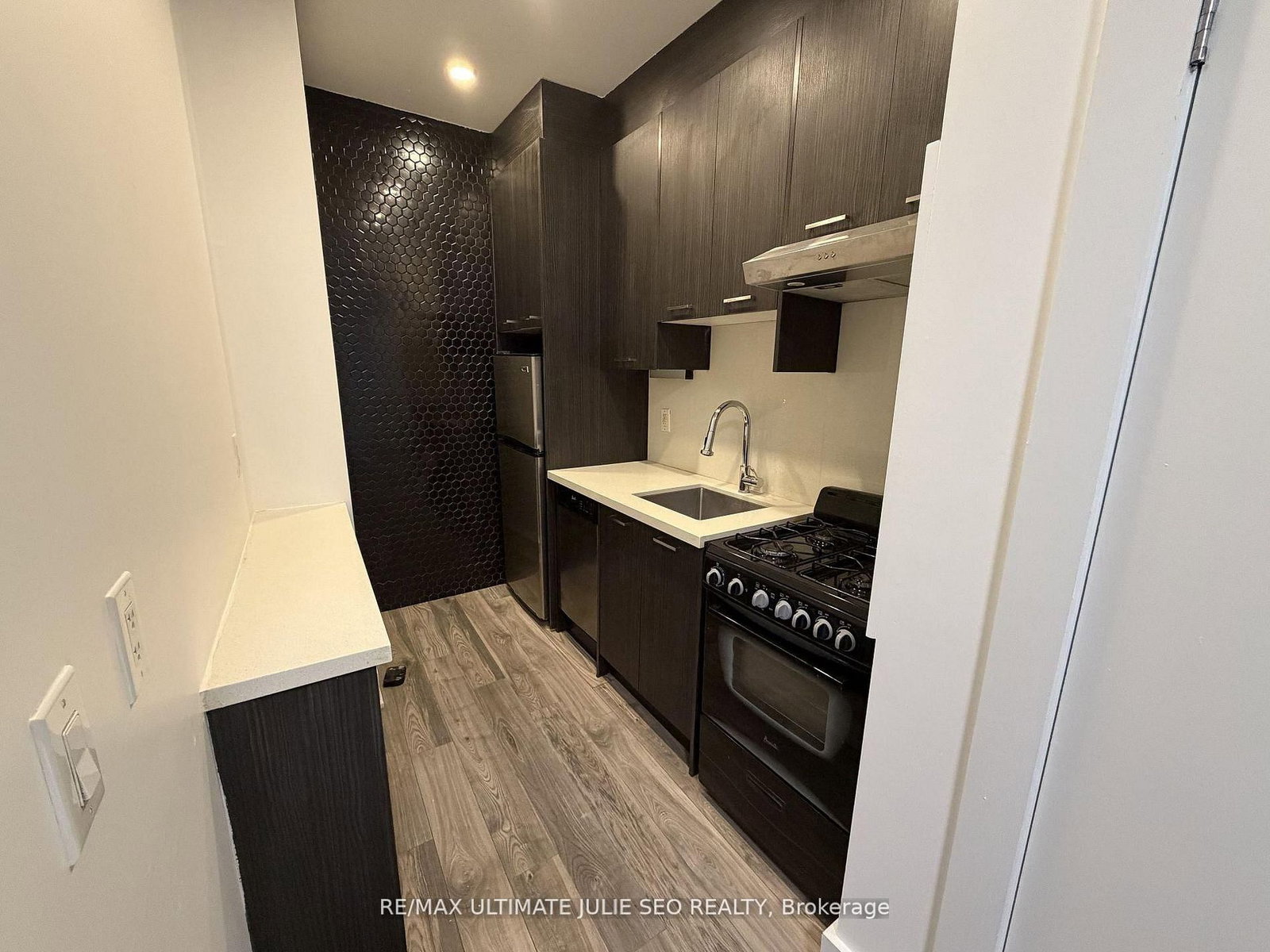 432 St Clarens Avenue, Unit 203 - Photo 6