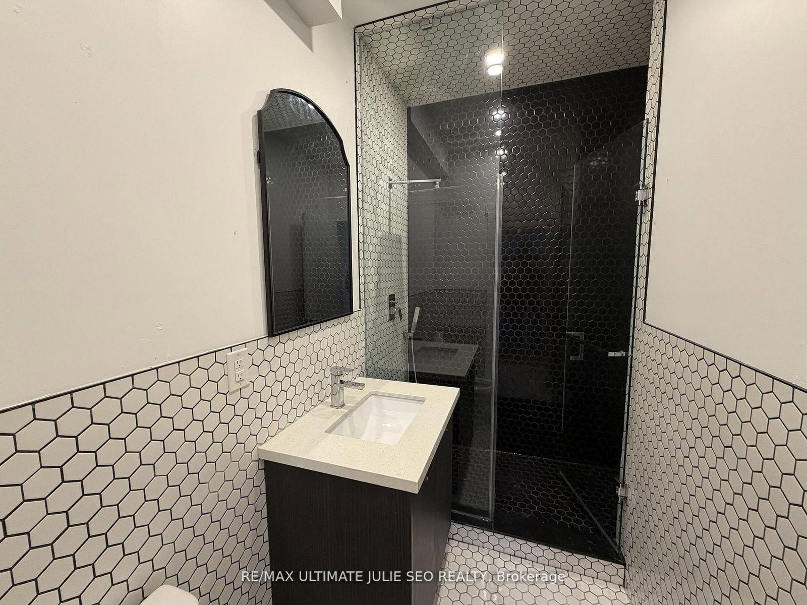 432 St Clarens Avenue, Unit 203 - Photo 8