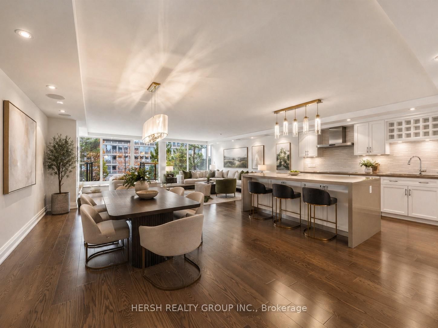 110 Bloor Street W, Unit 405