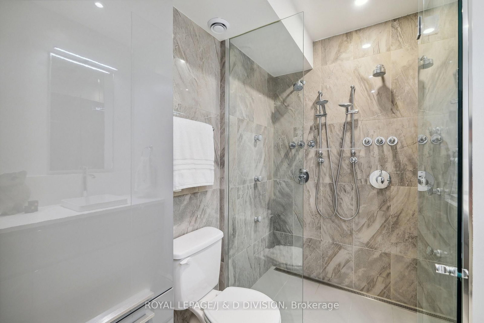 88 Asquith Avenue - Photo 14