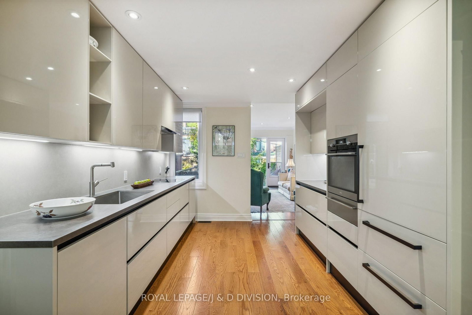 88 Asquith Avenue - Photo 5
