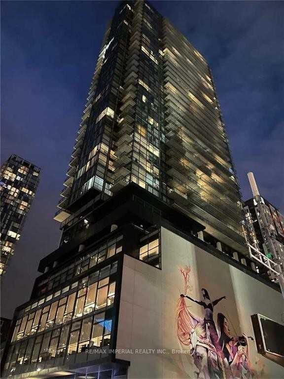 290 Adelaide Street W, Unit 3903