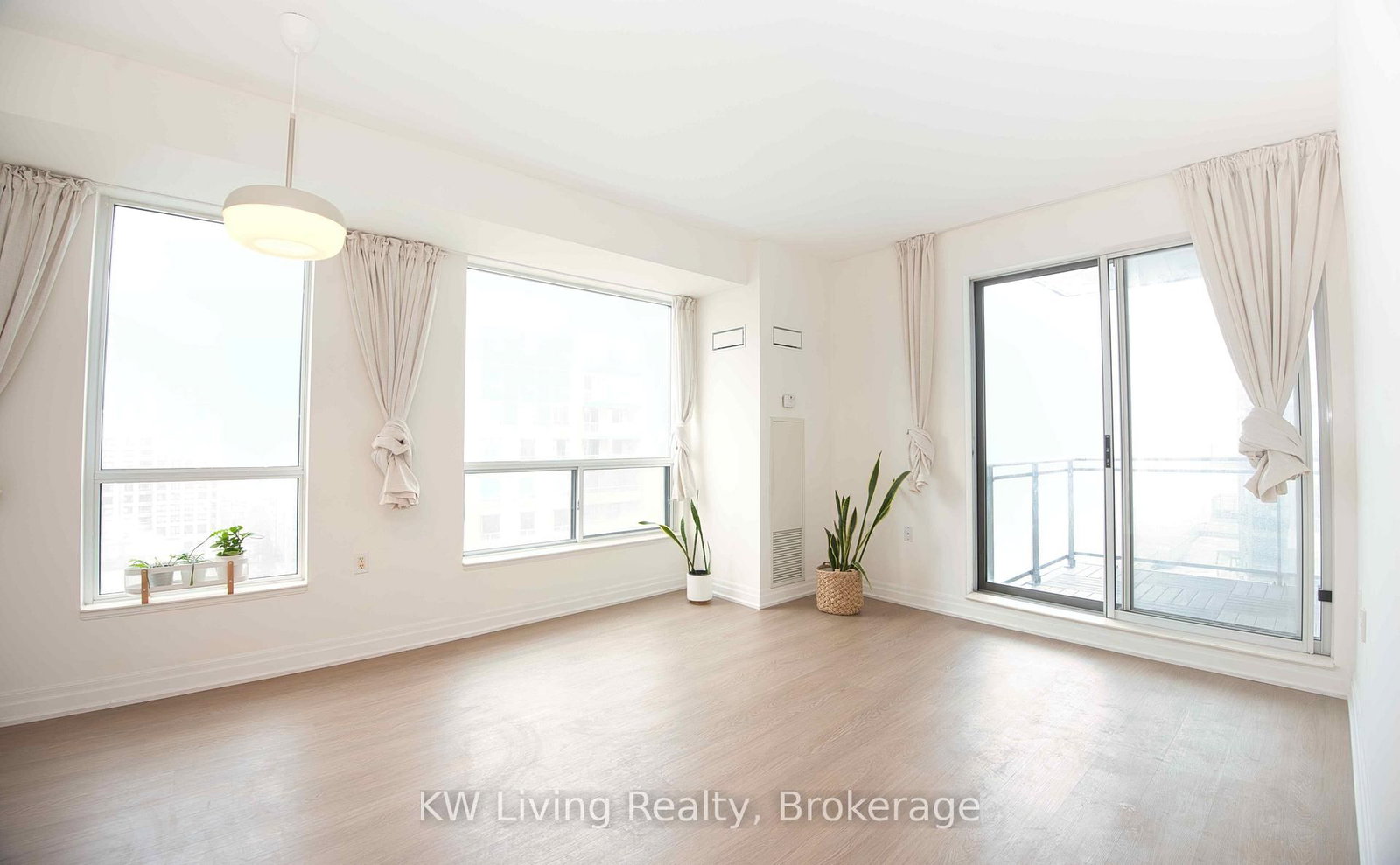 21 Hillcrest Avenue, Unit 2101 - Photo 10