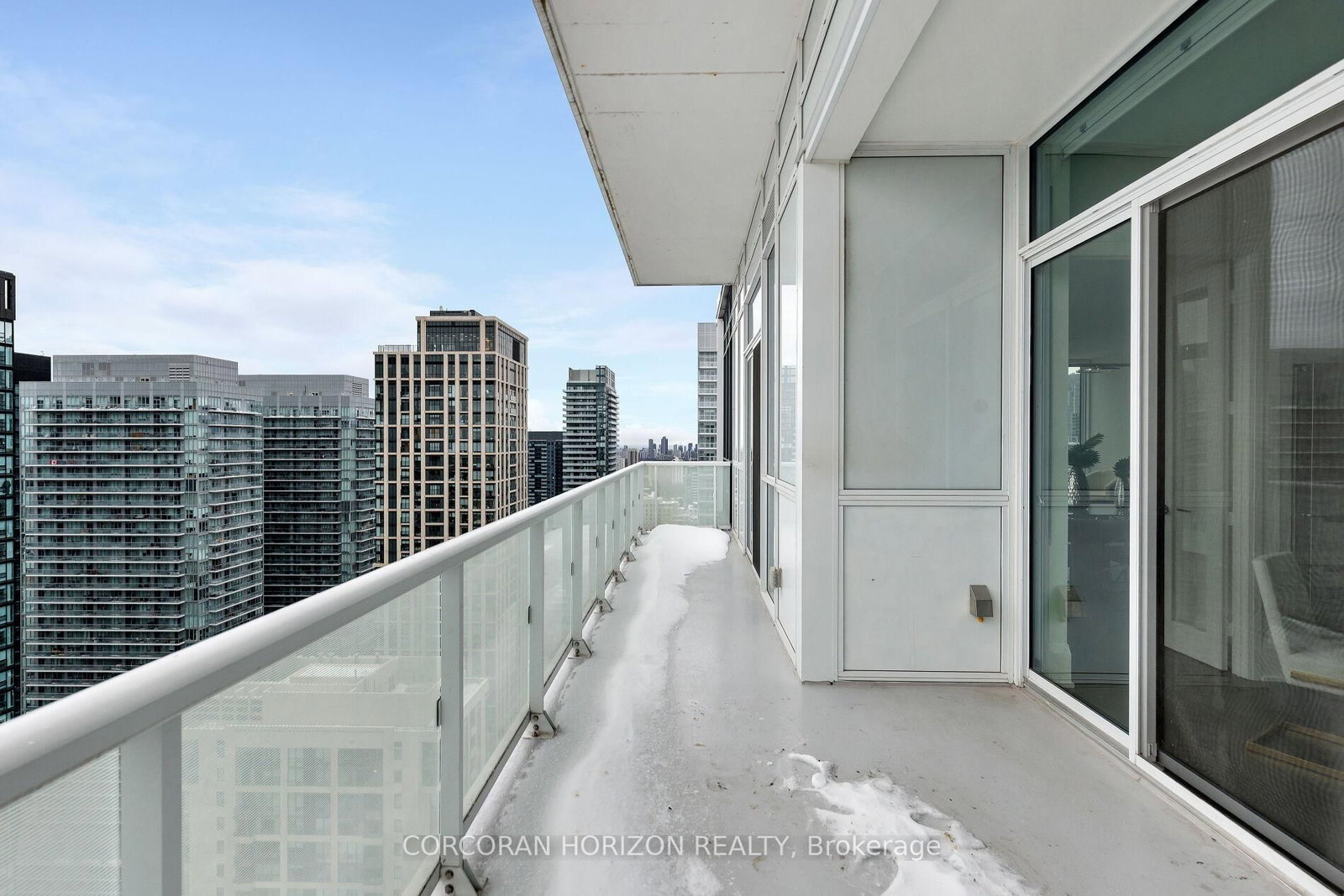 101 Erskine Avenue, Unit GPH6 - Photo 31