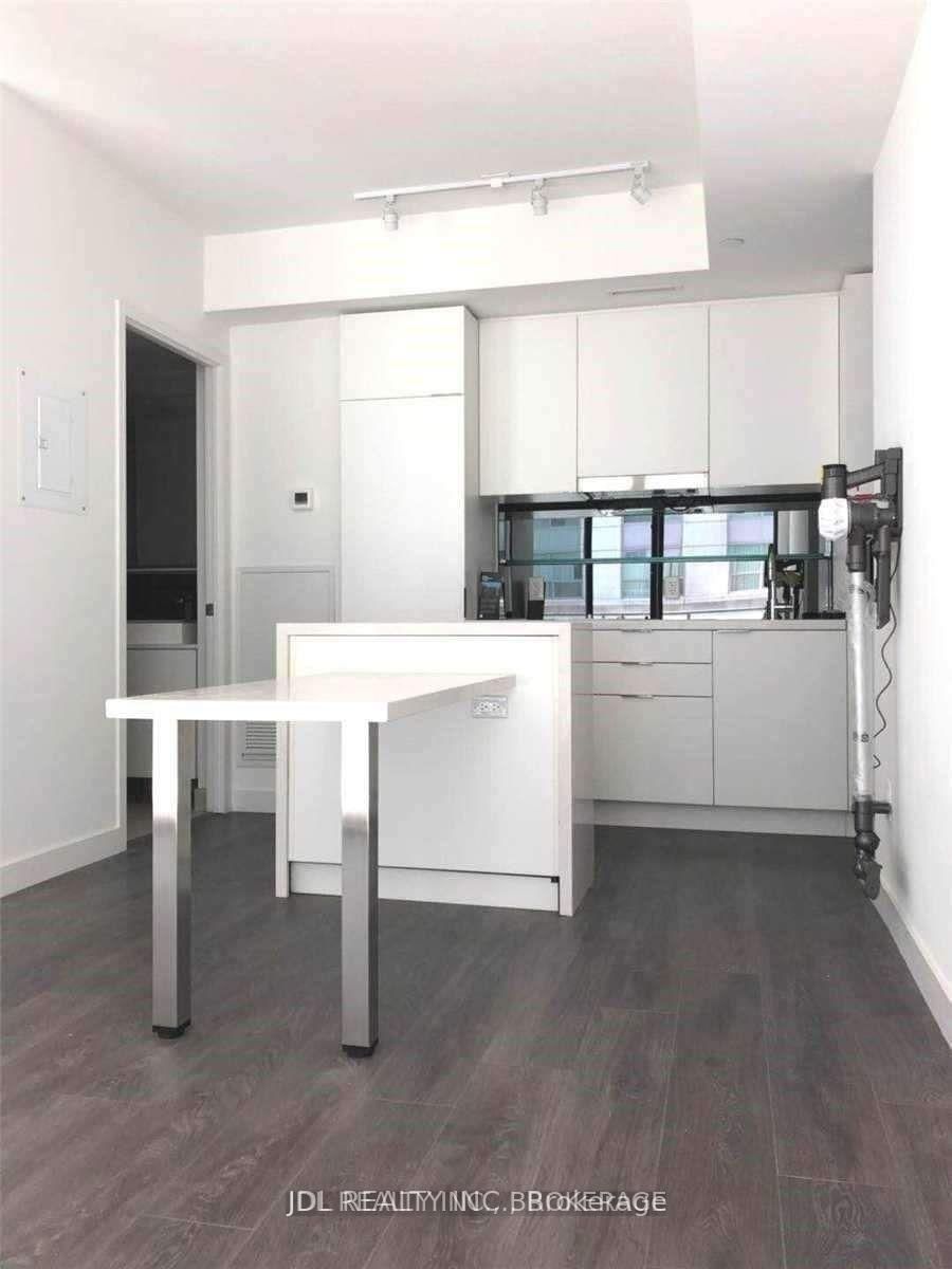 215 Queen Street W, Unit 615 - Photo 7