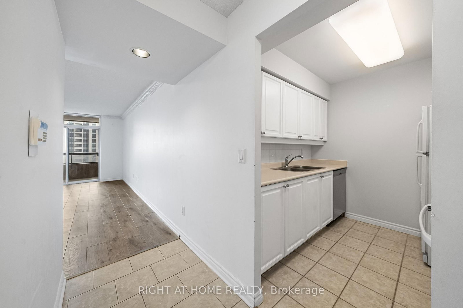 18 Sommerset Way, Unit 1707 - Photo 7