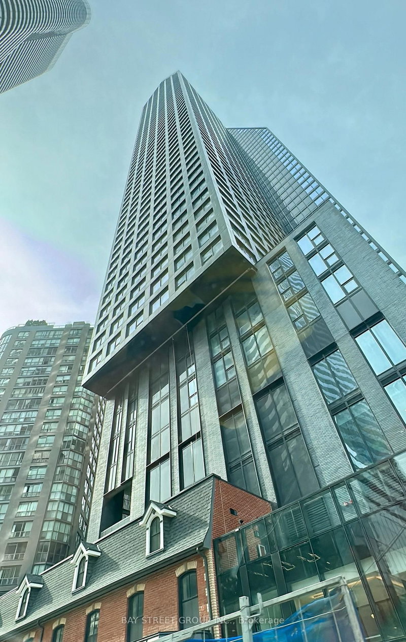 home for lease on 1909-8 Wellesley Street W