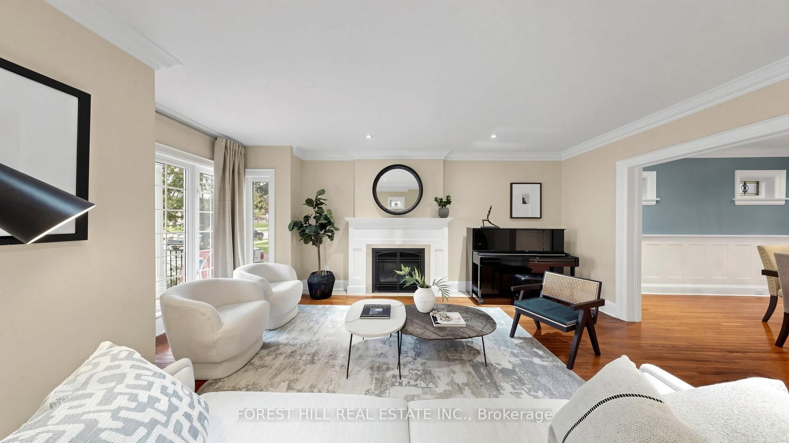 Listing Image 4
