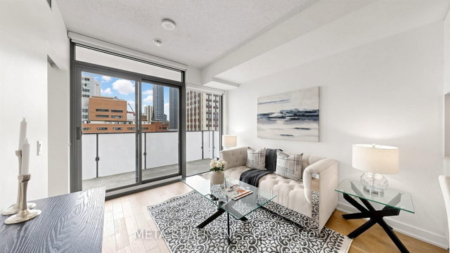 916 - 25 Richmond Street E