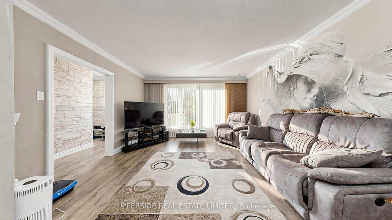 60 Elise Terr, Toronto, M2R 2X1 | Image 2