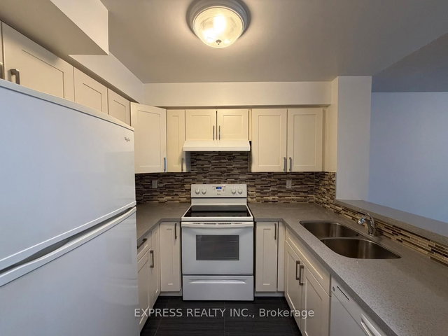 903 - 942 Yonge Street