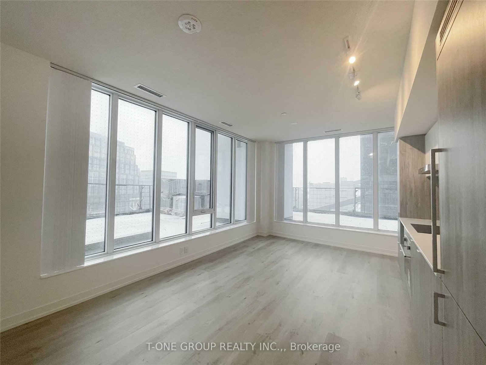 138 Downes Street, Unit 1006