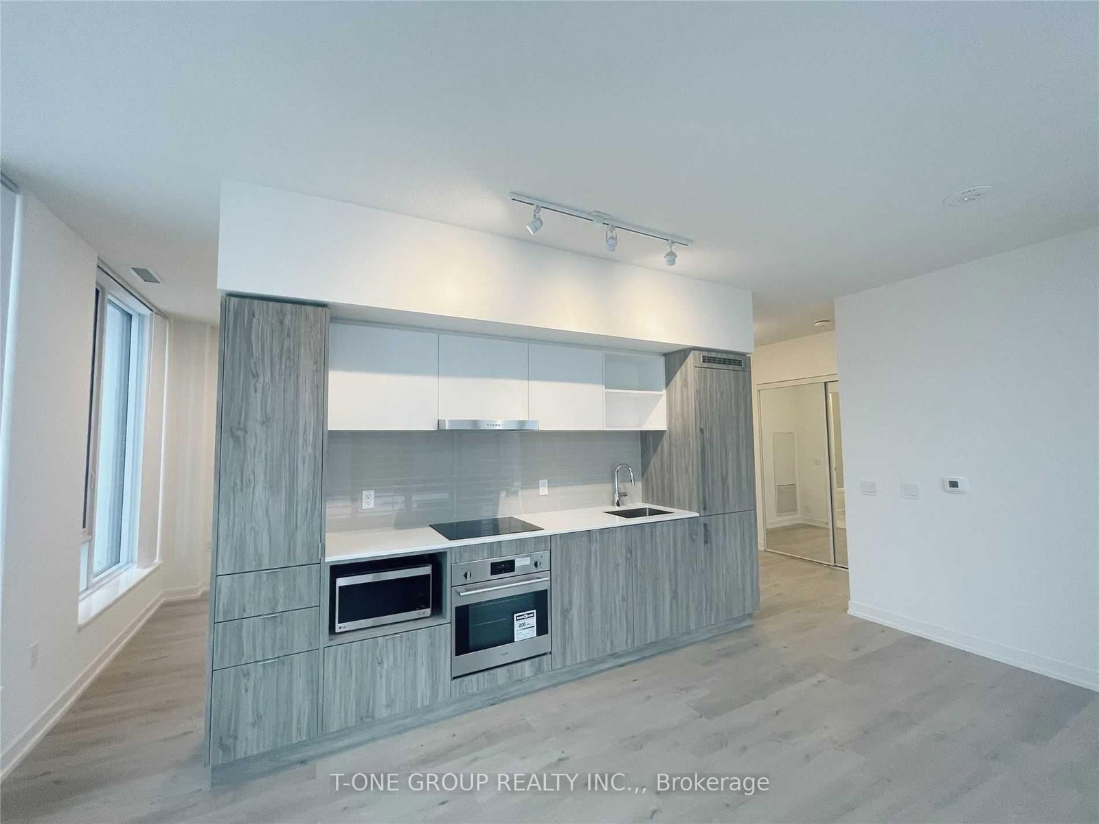 138 Downes Street, Unit 1006 - Photo 3